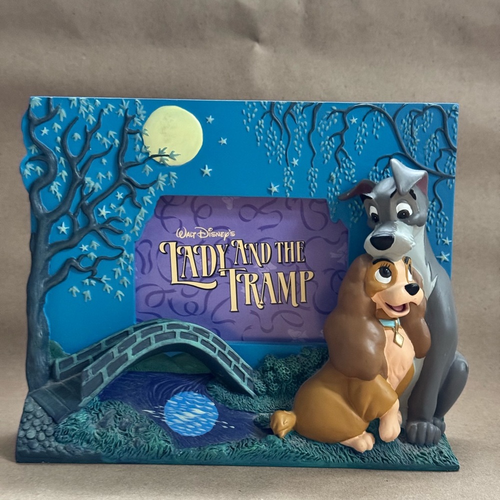 Vintage Disney World Lady & the Tramp 3D Sculpted Picture Frame 8” by 6.5” by 2”